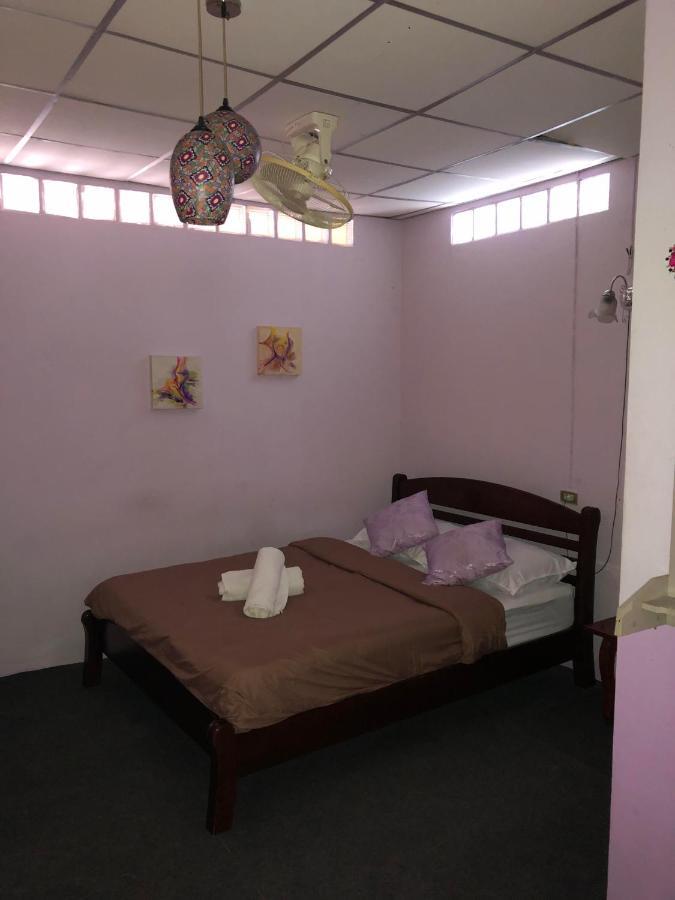Holiday Phangan - Hostel & Bar Thongsala Ngoại thất bức ảnh