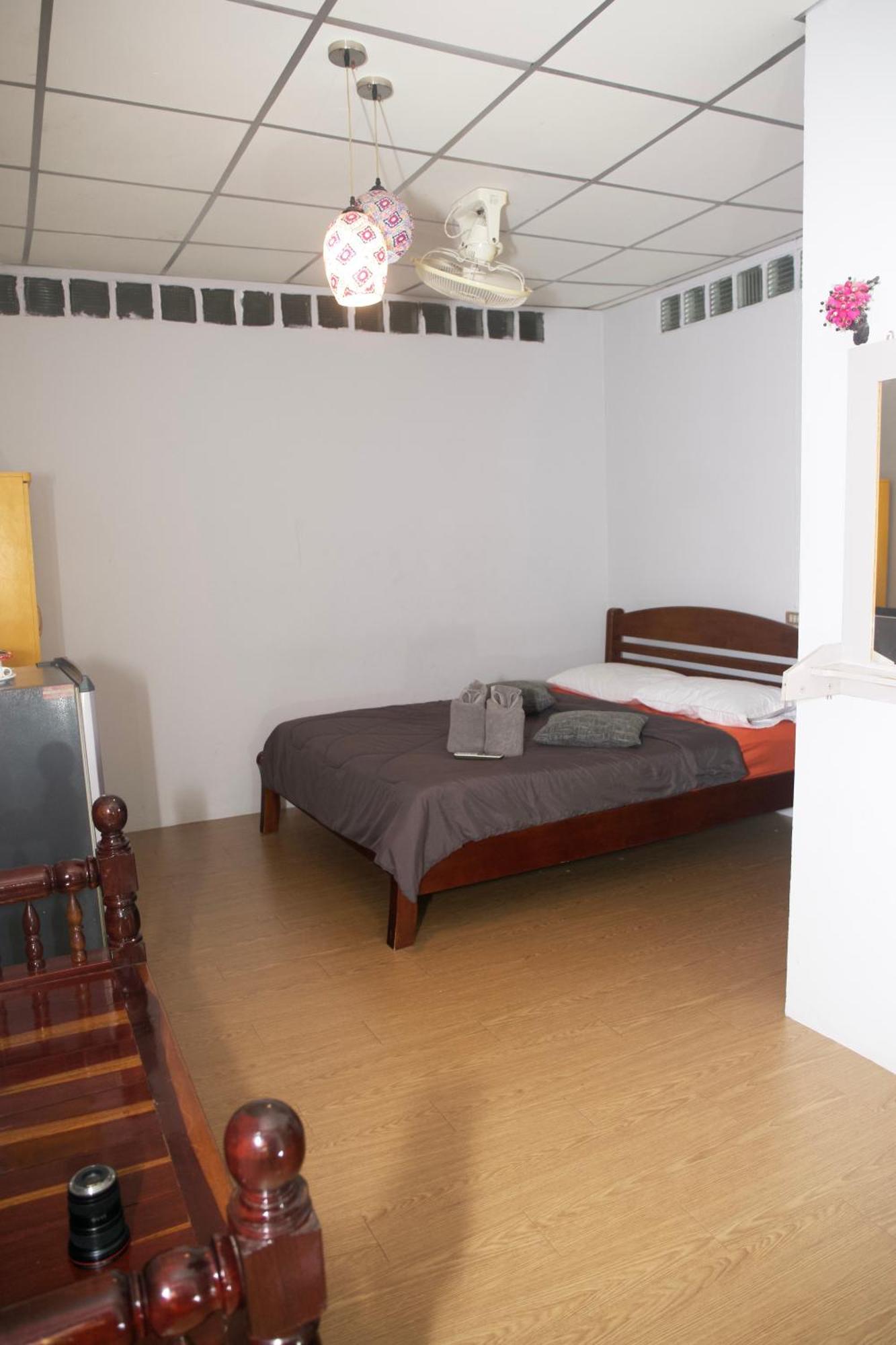 Holiday Phangan - Hostel & Bar Thongsala Ngoại thất bức ảnh