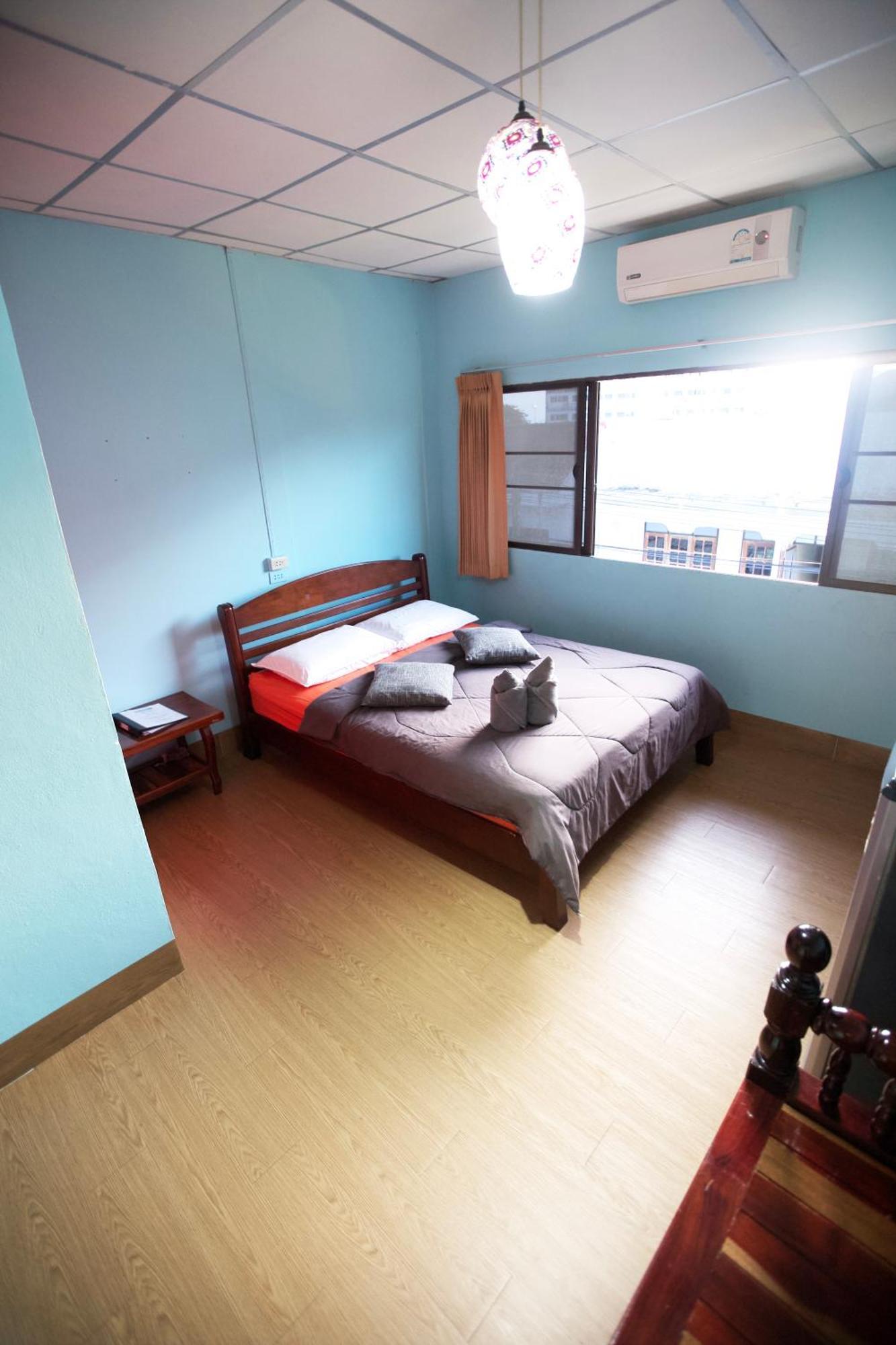 Holiday Phangan - Hostel & Bar Thongsala Ngoại thất bức ảnh