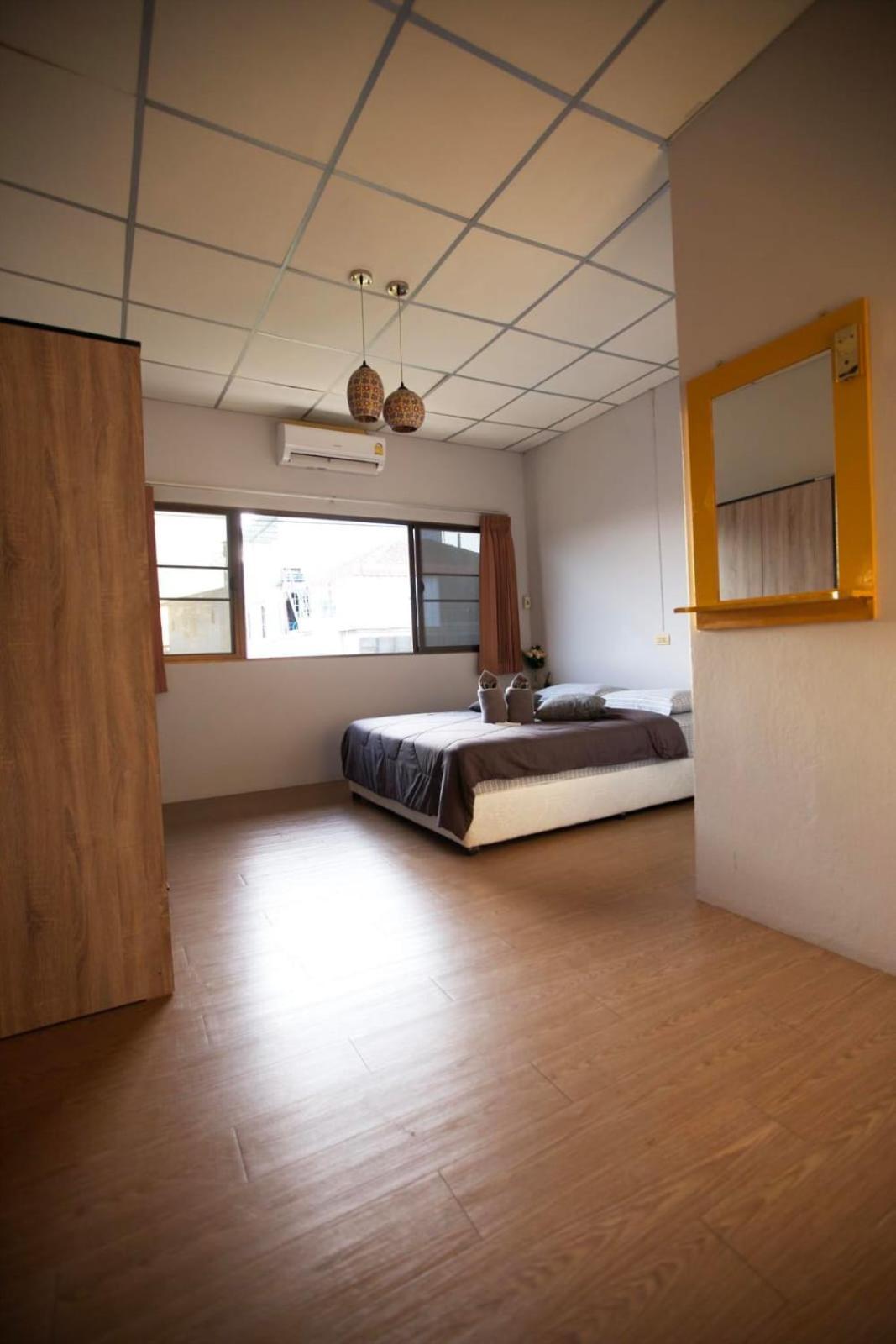 Holiday Phangan - Hostel & Bar Thongsala Ngoại thất bức ảnh